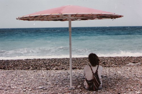 Ik kan me het gevoel niet meer herinneren. Het is net of iemand anders zo lacht, zo lief kijkt!